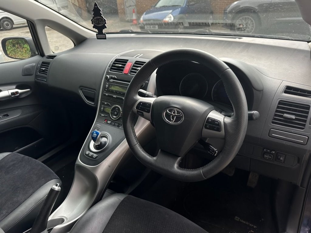 Toyota Auris Listing Image