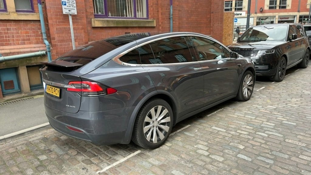 Tesla Model X Listing Image