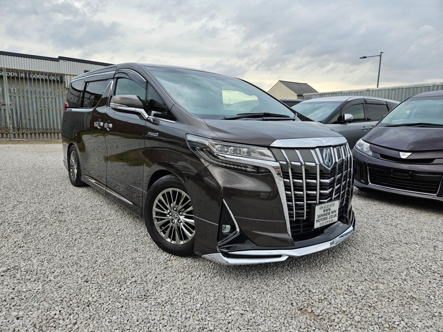 Toyota Alphard Listing Image