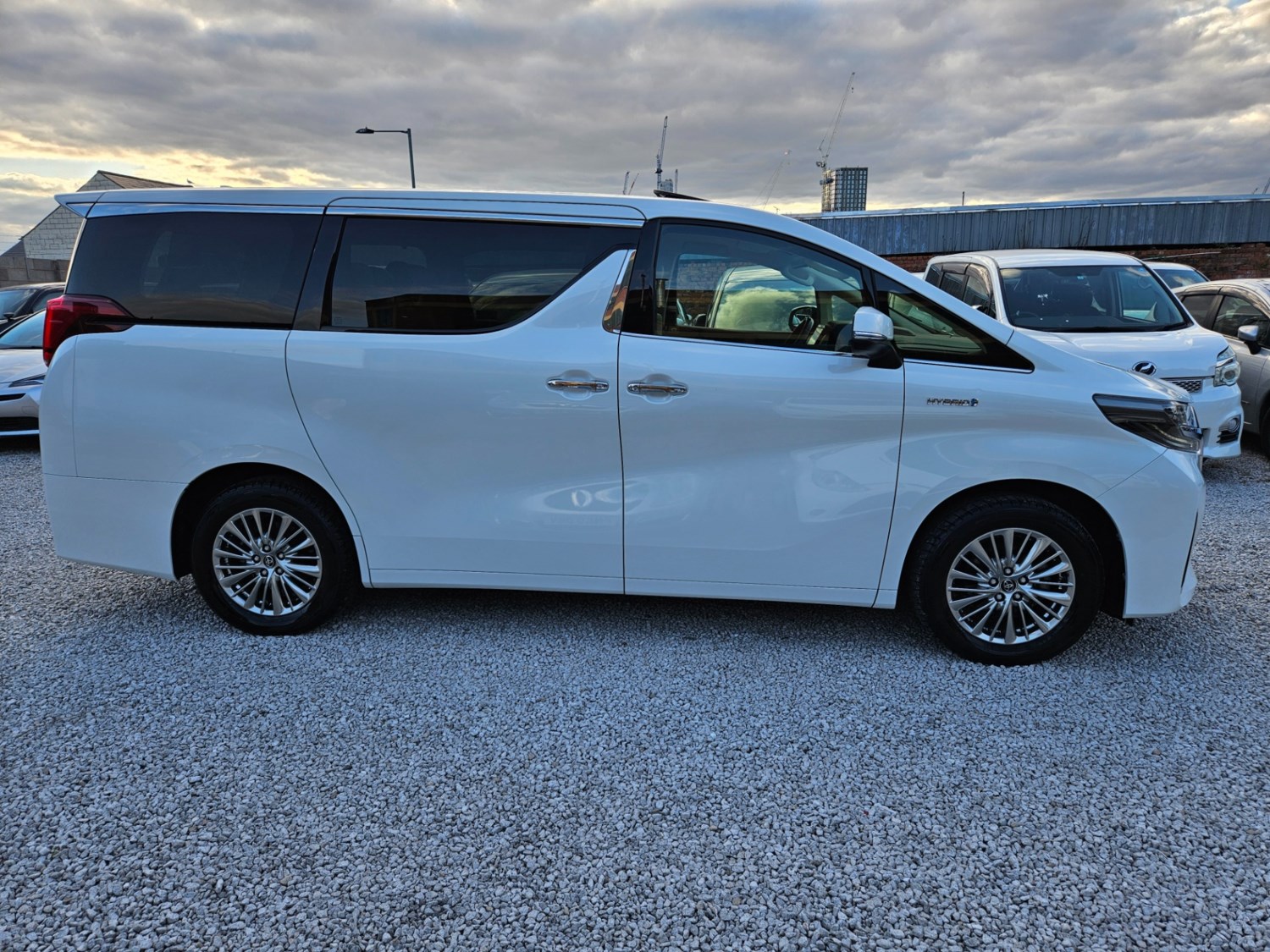 Toyota Alphard Listing Image