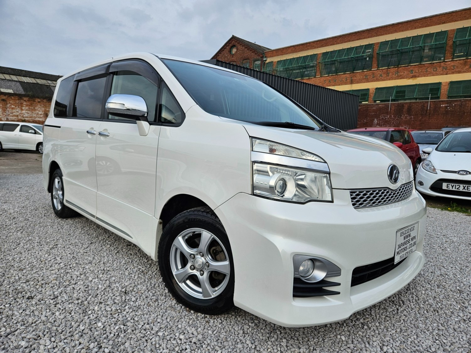 Toyota Voxy Listing Image