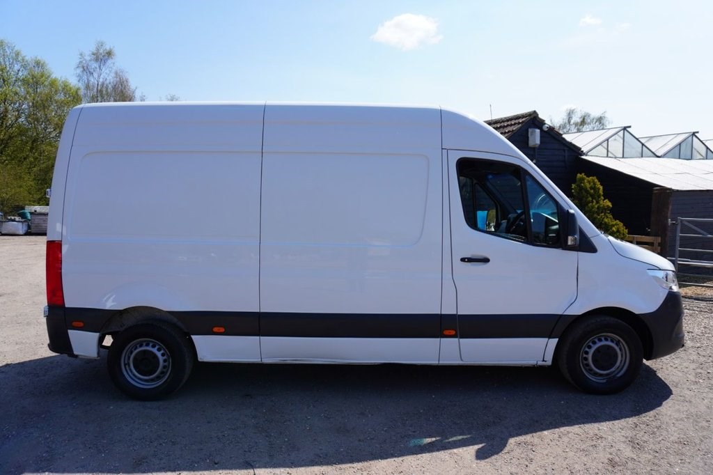 Mercedes-Benz Sprinter Listing Image