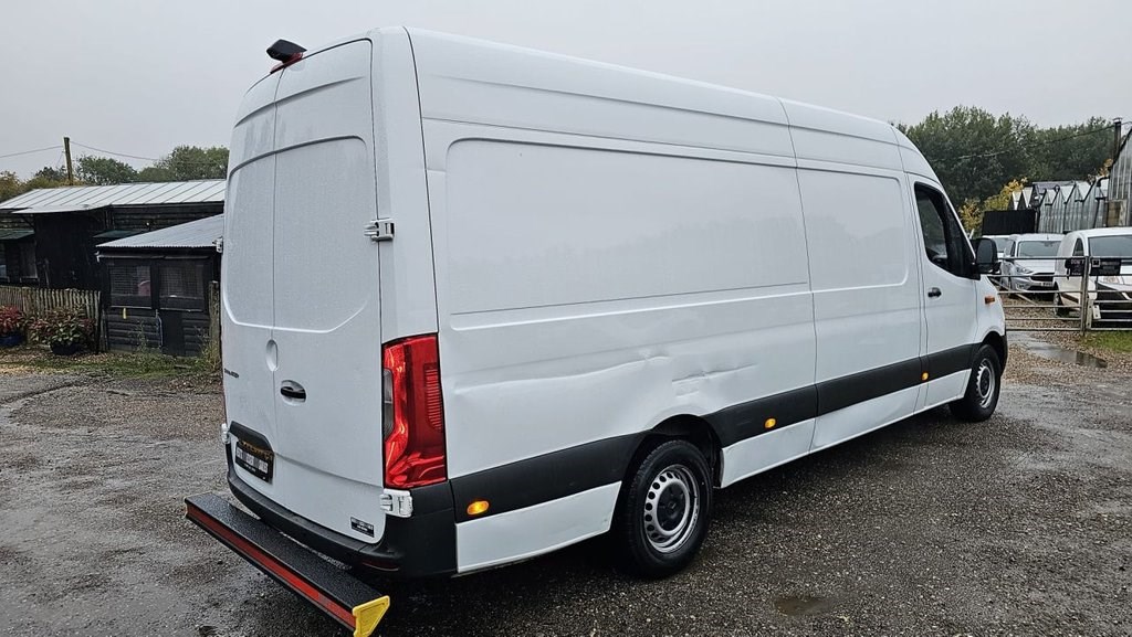 Mercedes-Benz Sprinter Listing Image