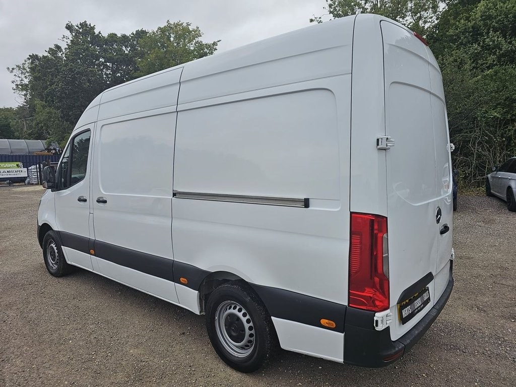 Mercedes-Benz Sprinter Listing Image