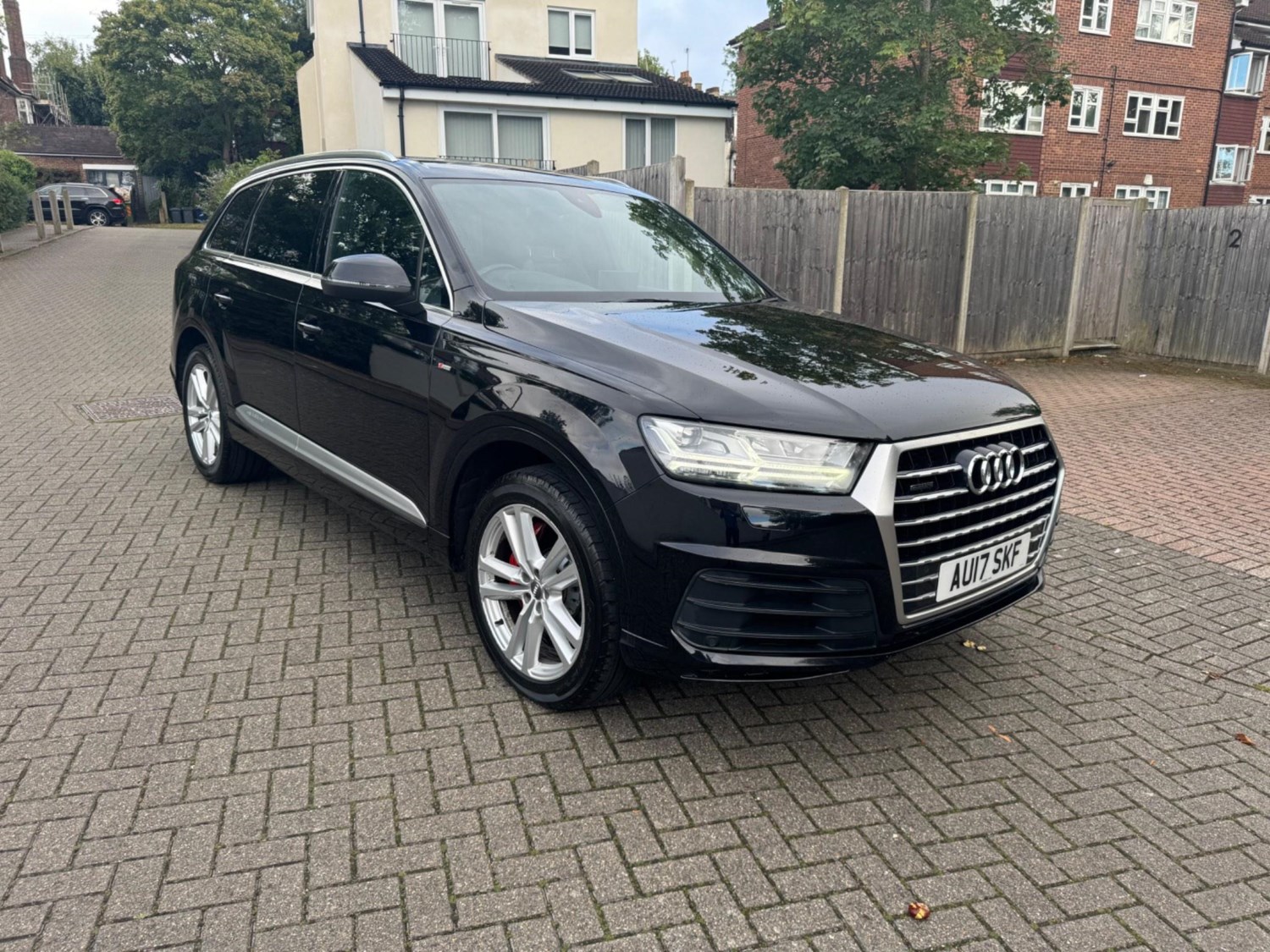 Audi Q7 Listing Image