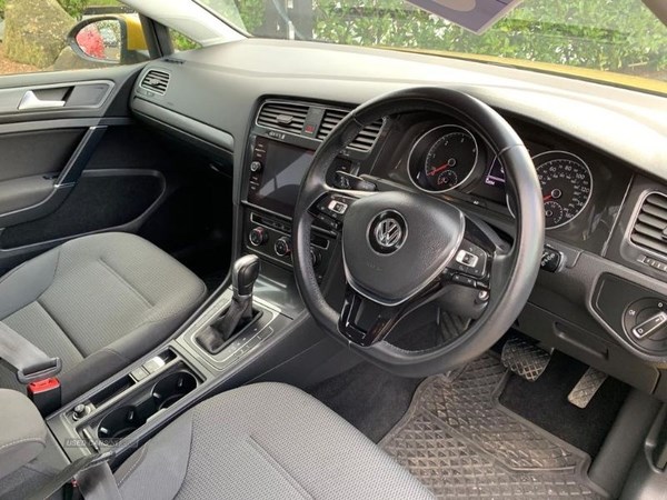 Volkswagen Golf Listing Image