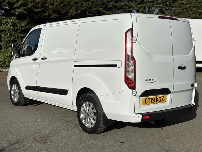 Ford Transit Custom Listing Image