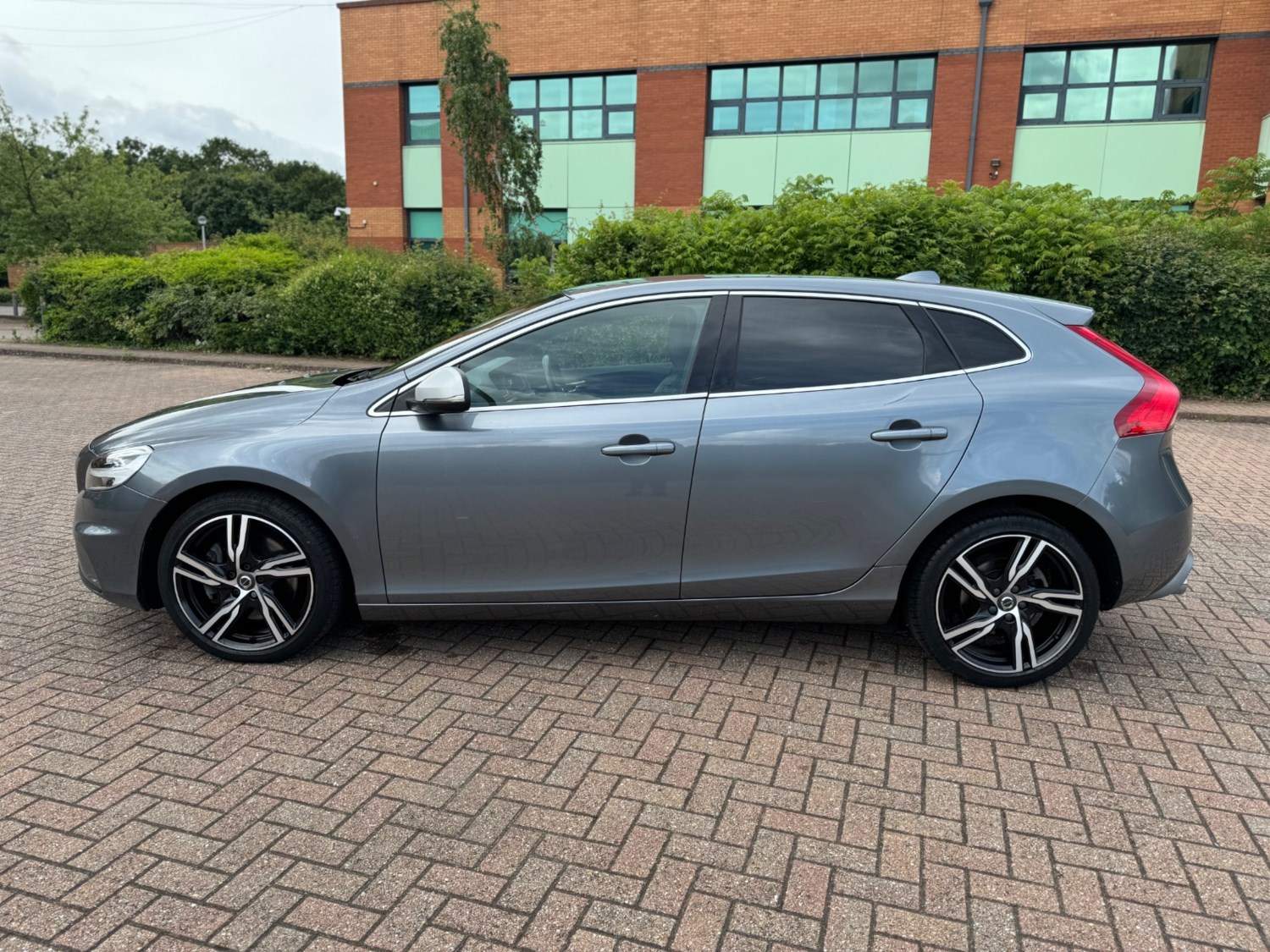 Volvo V40 Listing Image