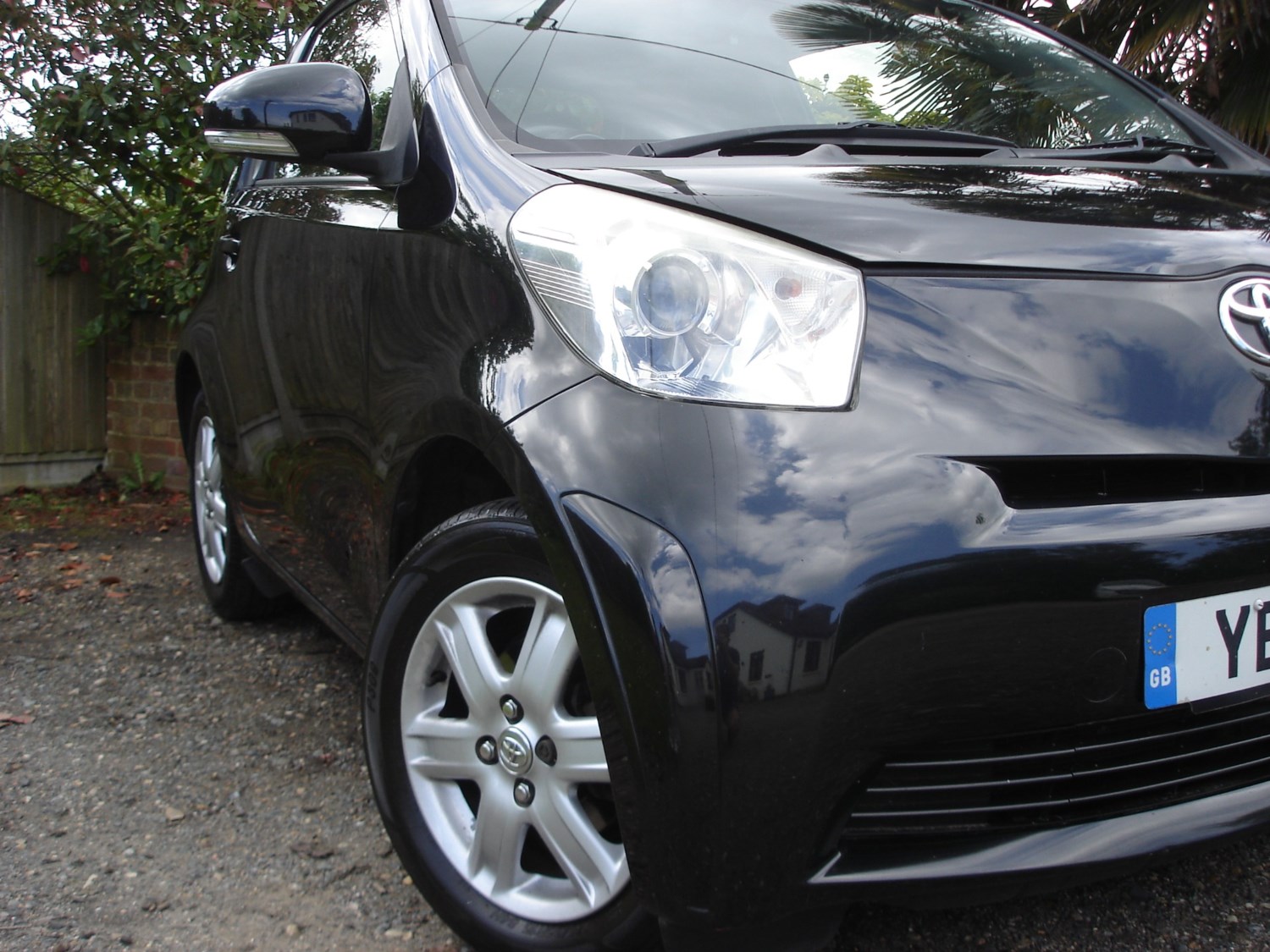 Toyota iQ Listing Image