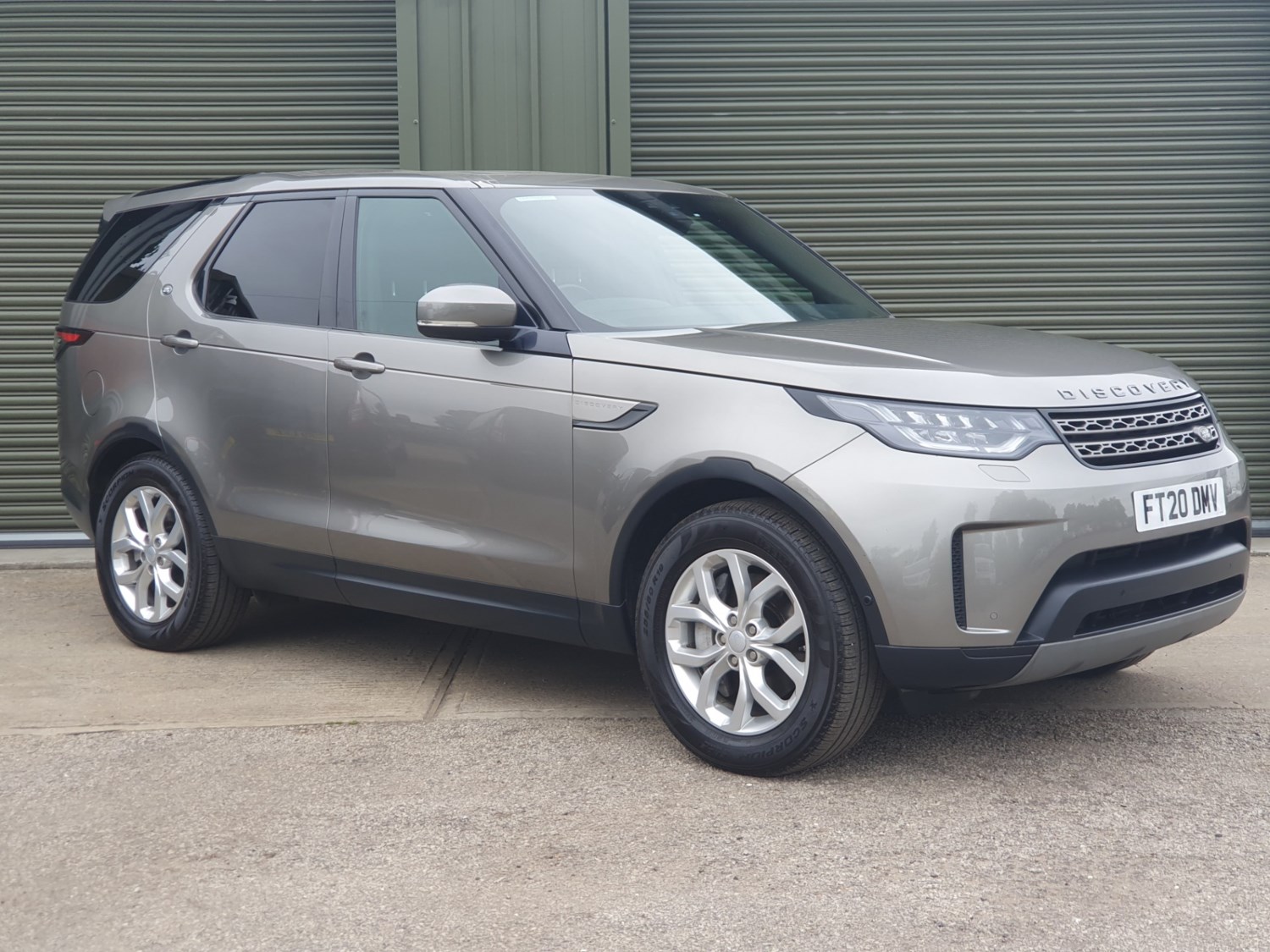 Land Rover Discovery Listing Image