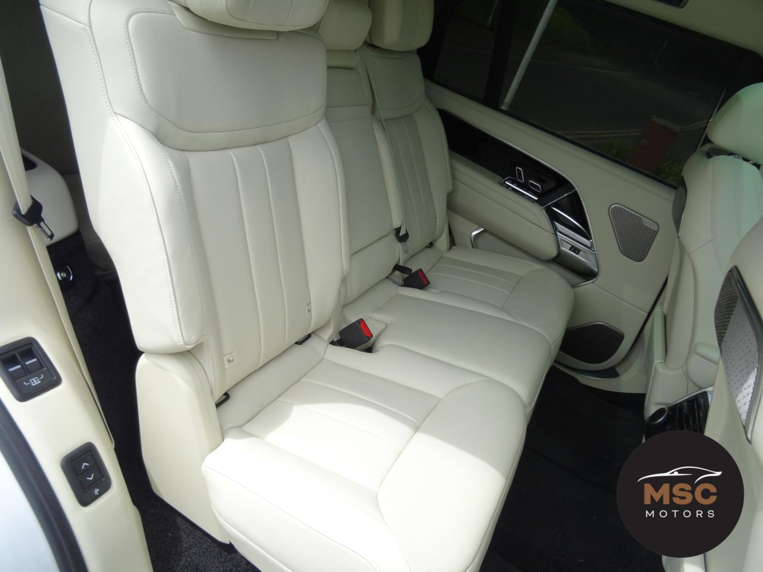 Land Rover Range Rover Listing Image