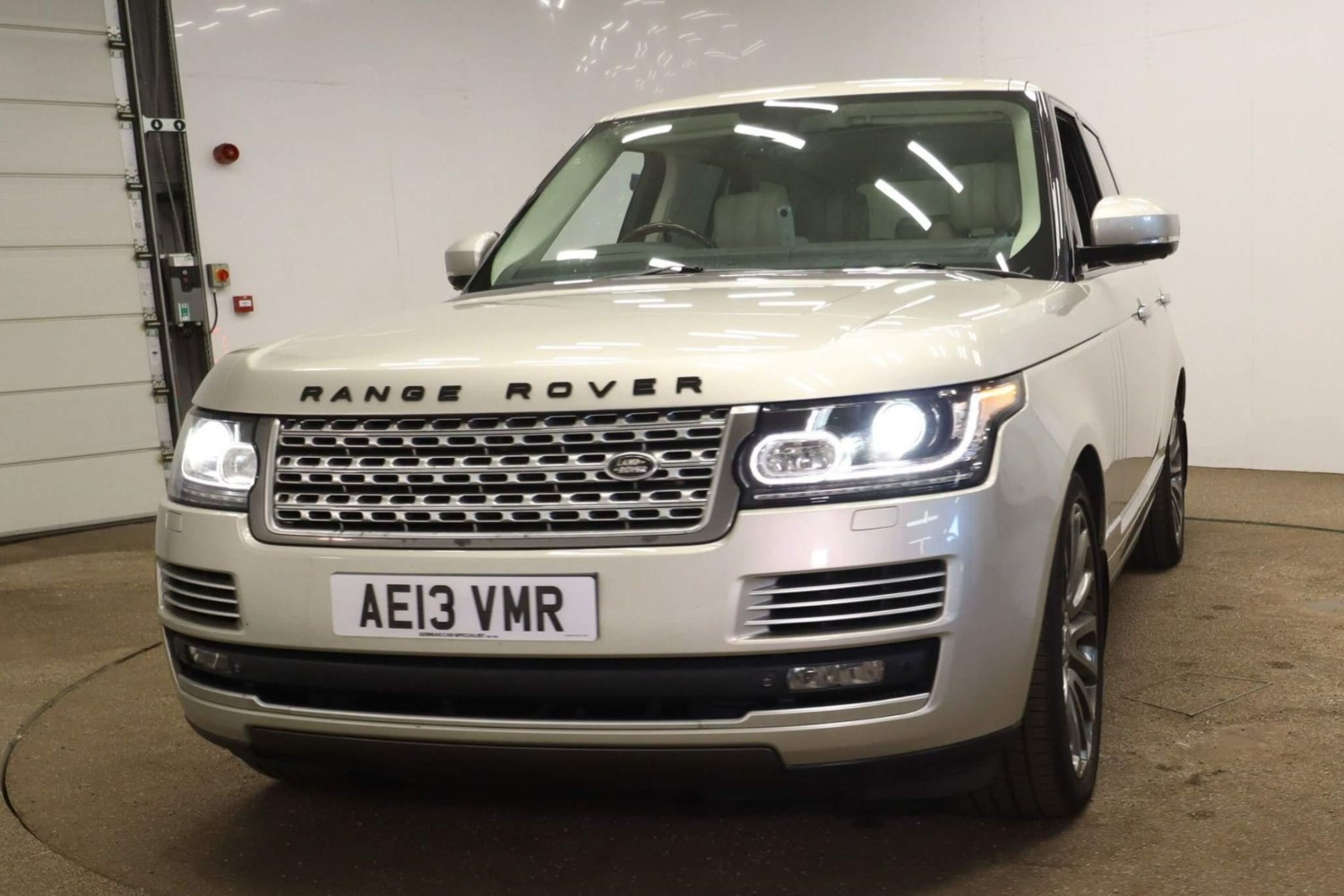 Land Rover Range Rover Listing Image