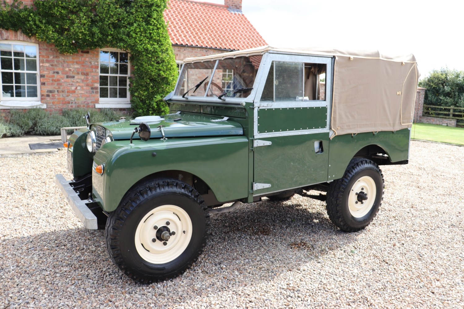 Land Rover  Listing Image