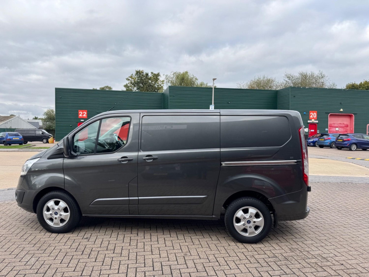 Ford Transit Custom Listing Image