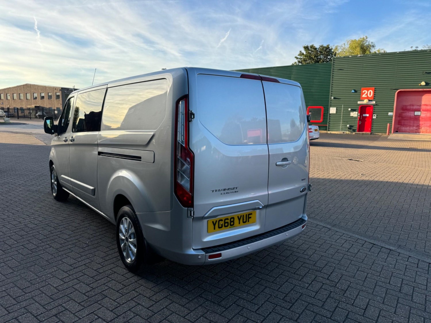 Ford Transit Custom Listing Image