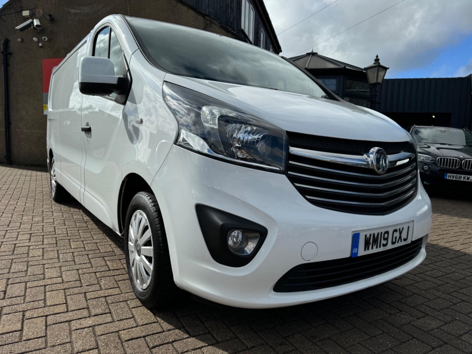 Vauxhall Vivaro Listing Image