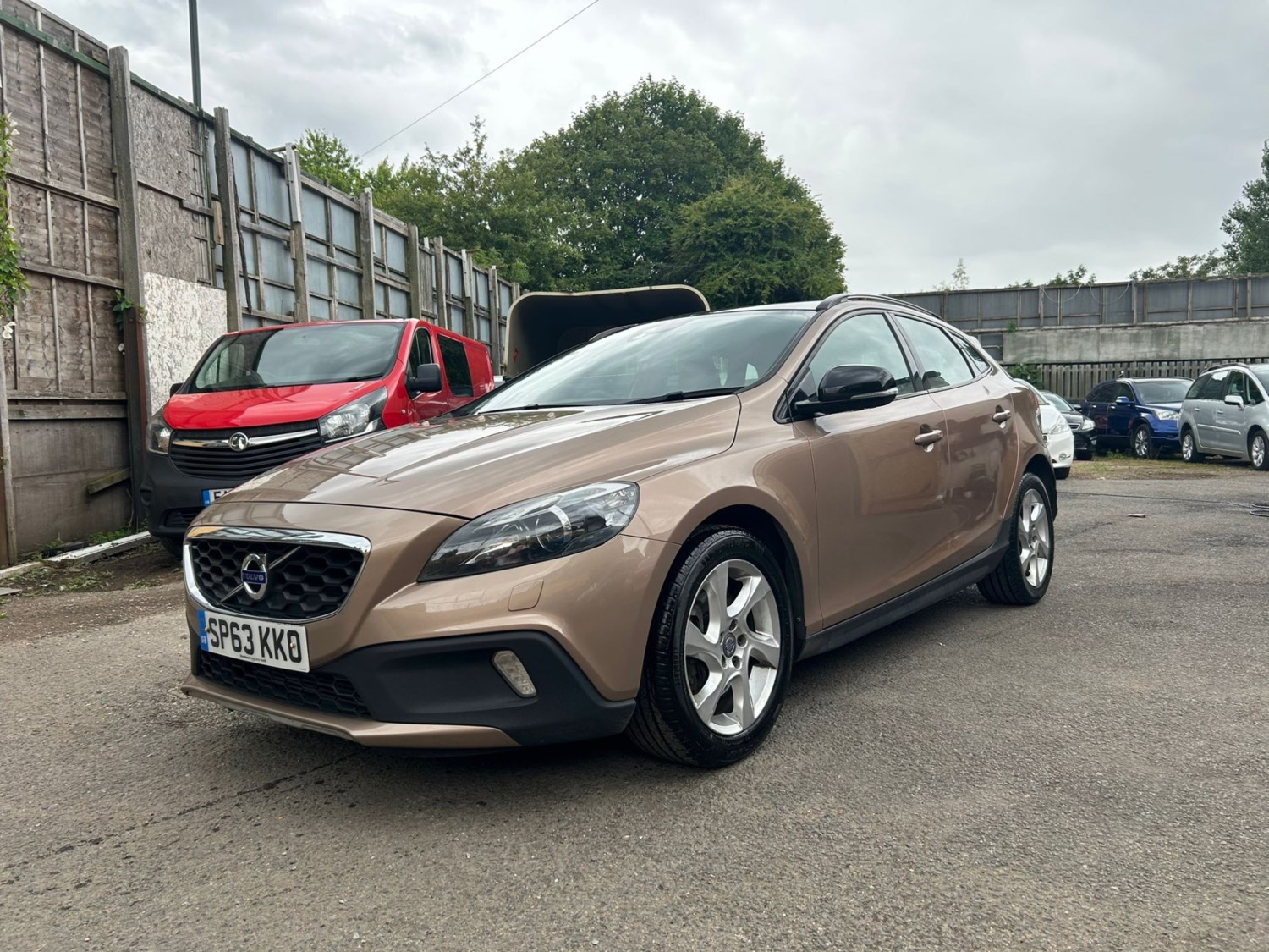 Volvo V40 Listing Image