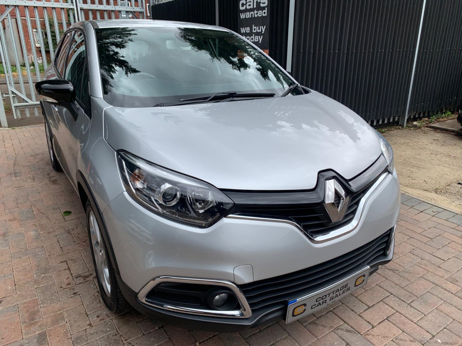 Renault Captur Listing Image