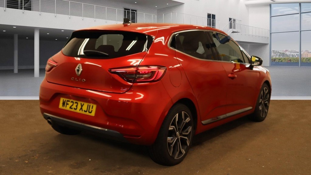 Renault Clio Listing Image