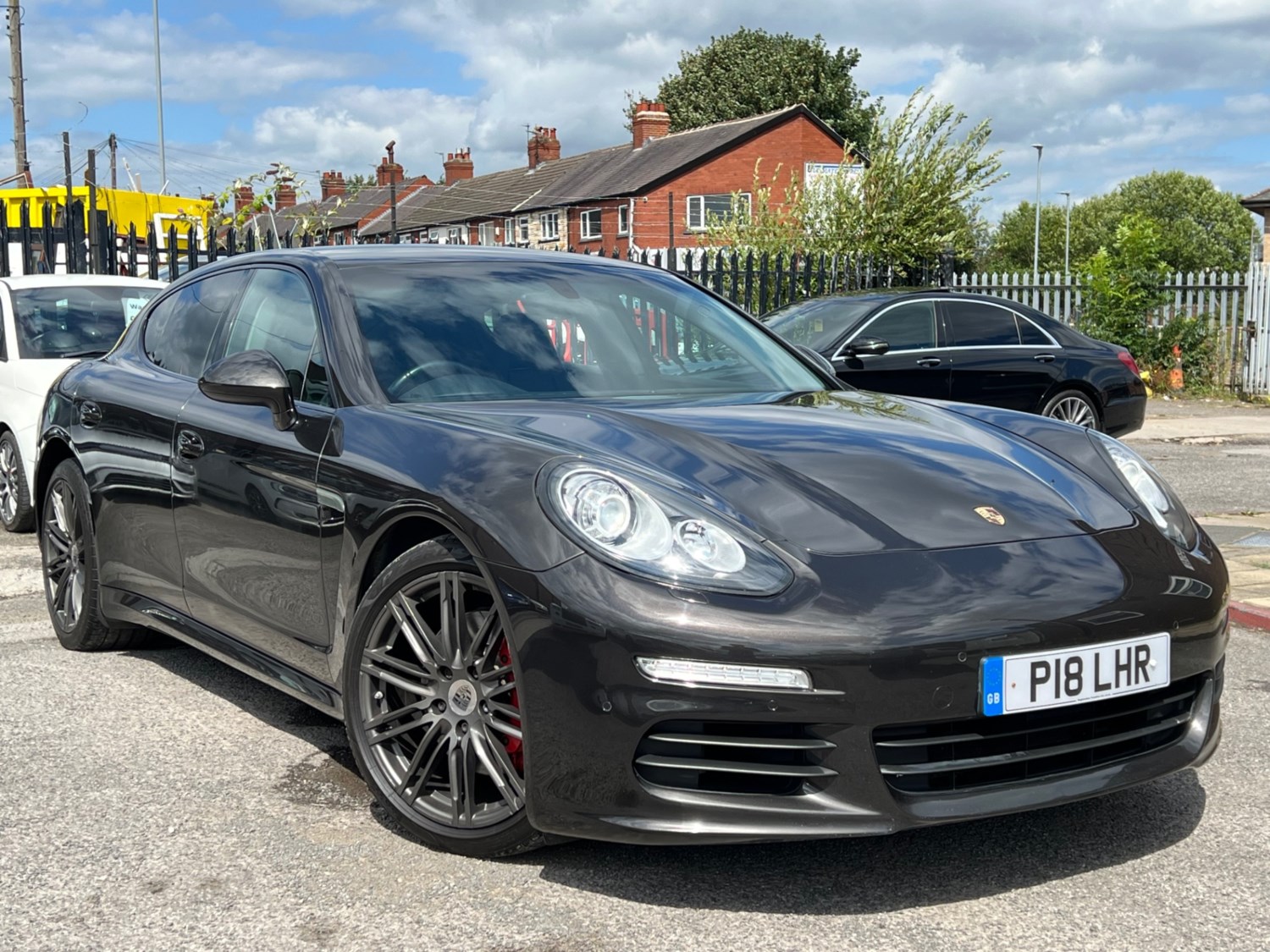 Porsche Panamera Listing Image