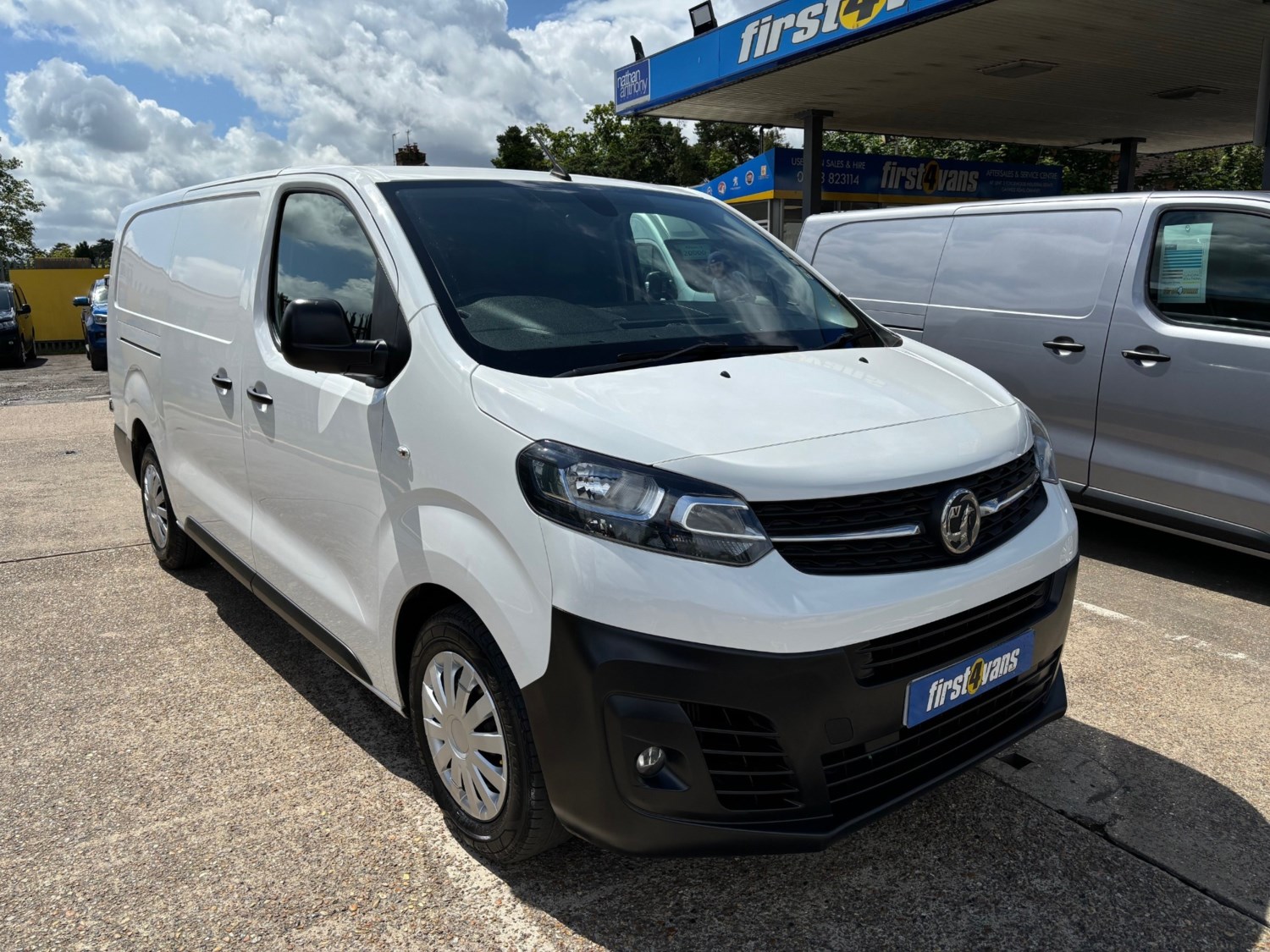 Vauxhall Vivaro Listing Image