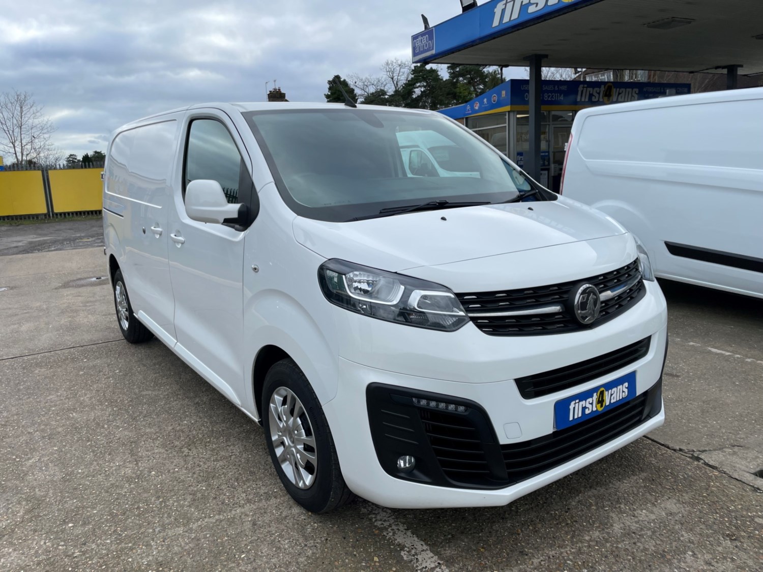 Vauxhall Vivaro Listing Image