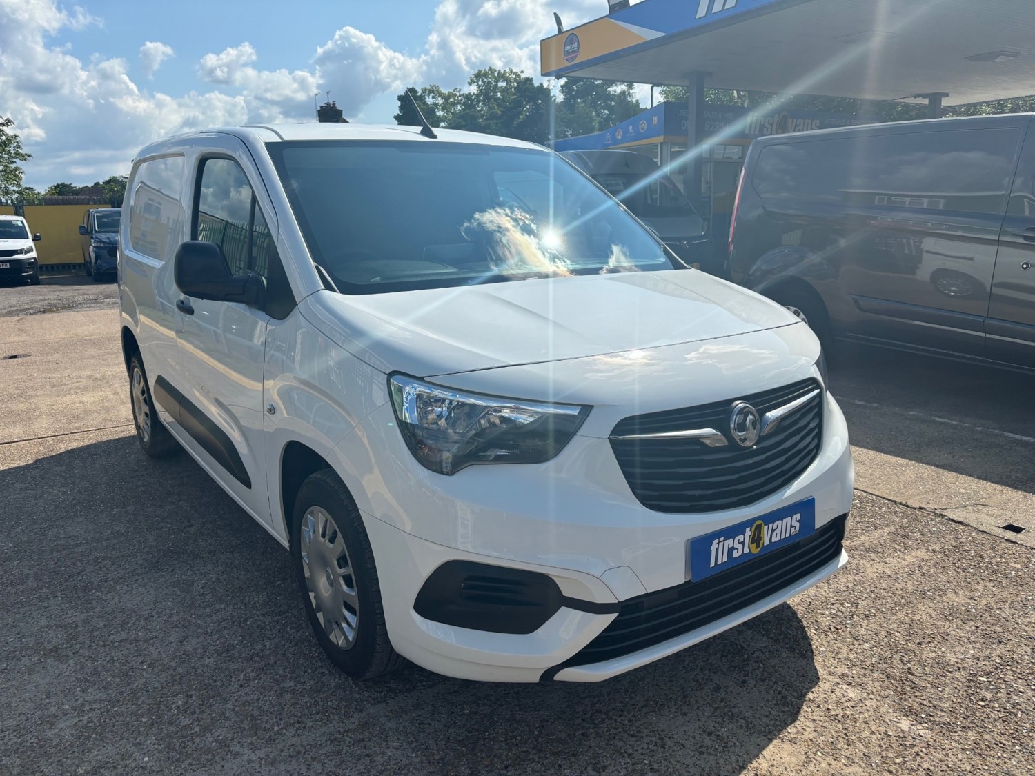 Vauxhall Combo Listing Image