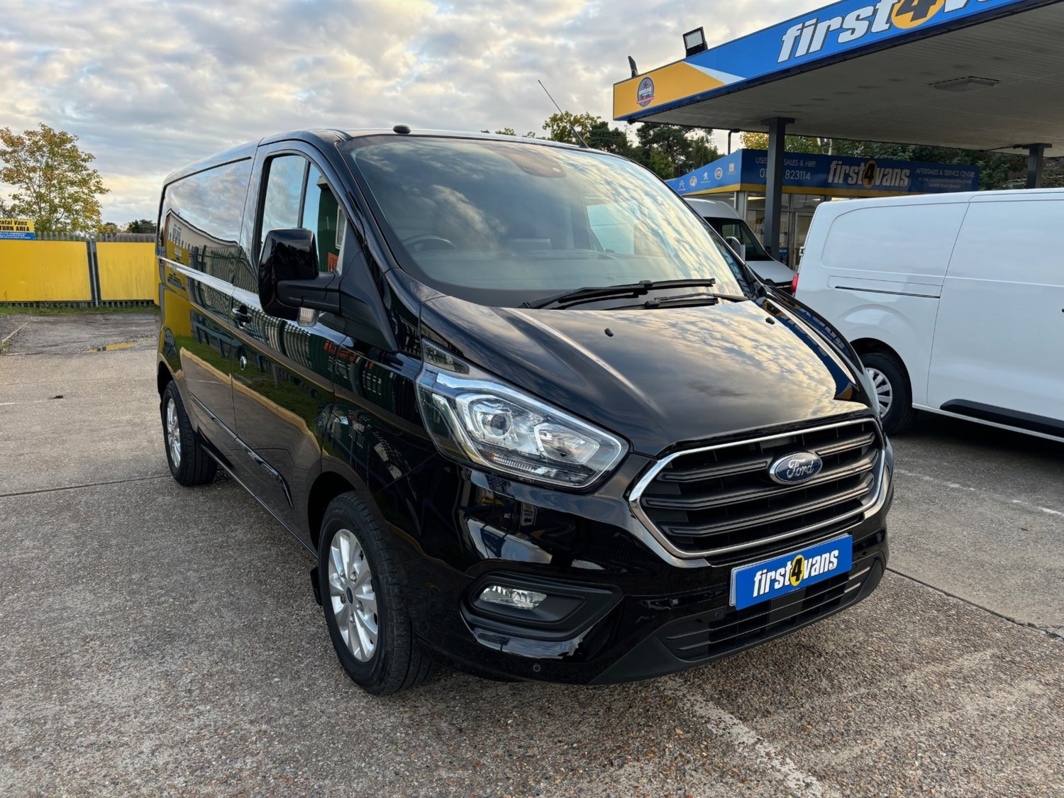 Ford Transit Custom Listing Image