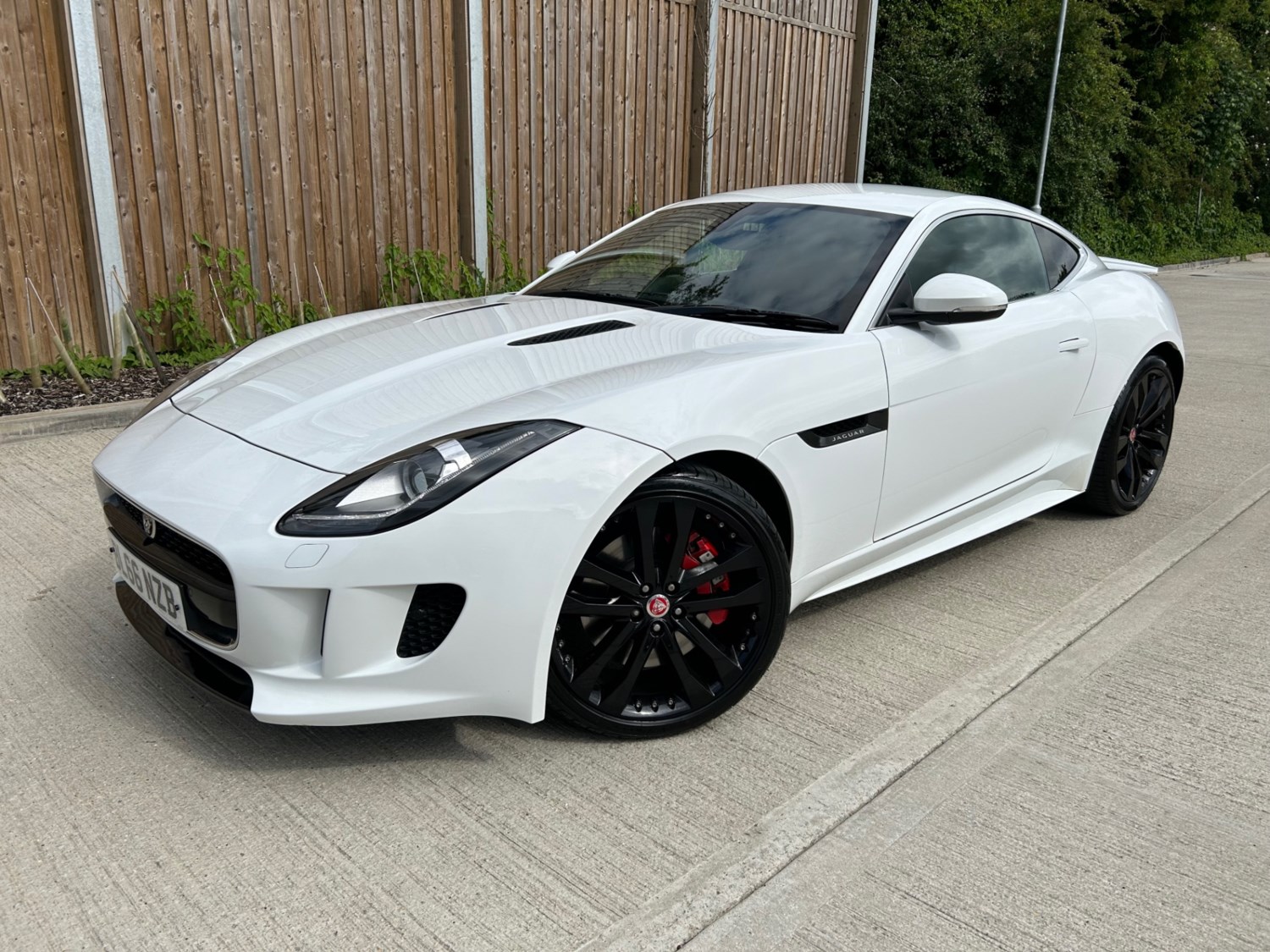 Jaguar F-Type Listing Image