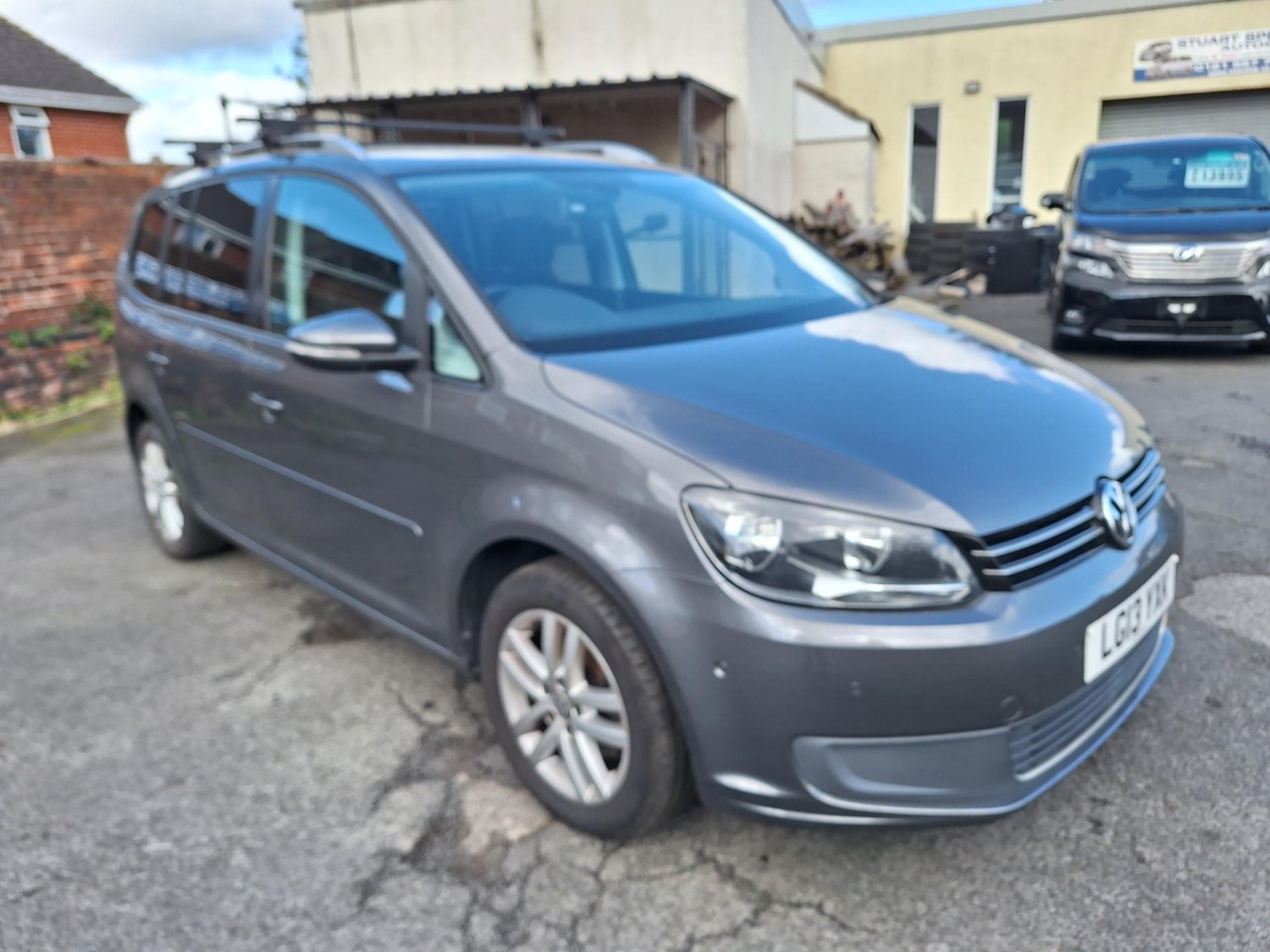 Volkswagen Touran Listing Image