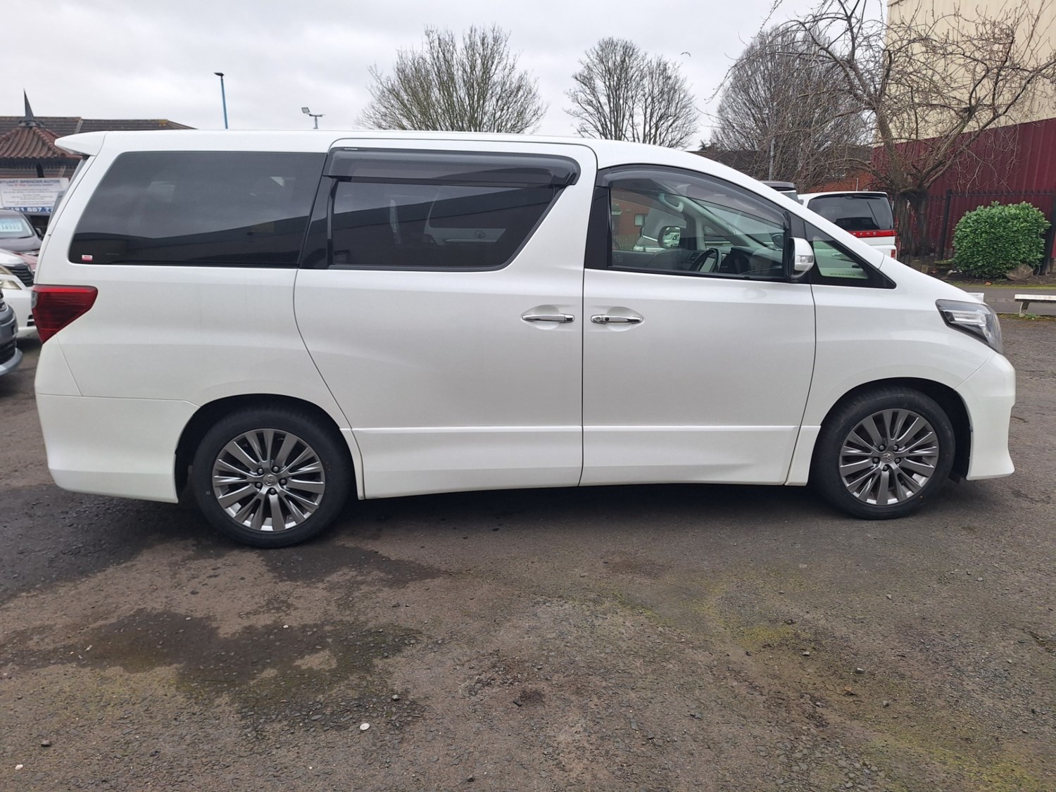 Toyota Alphard Listing Image