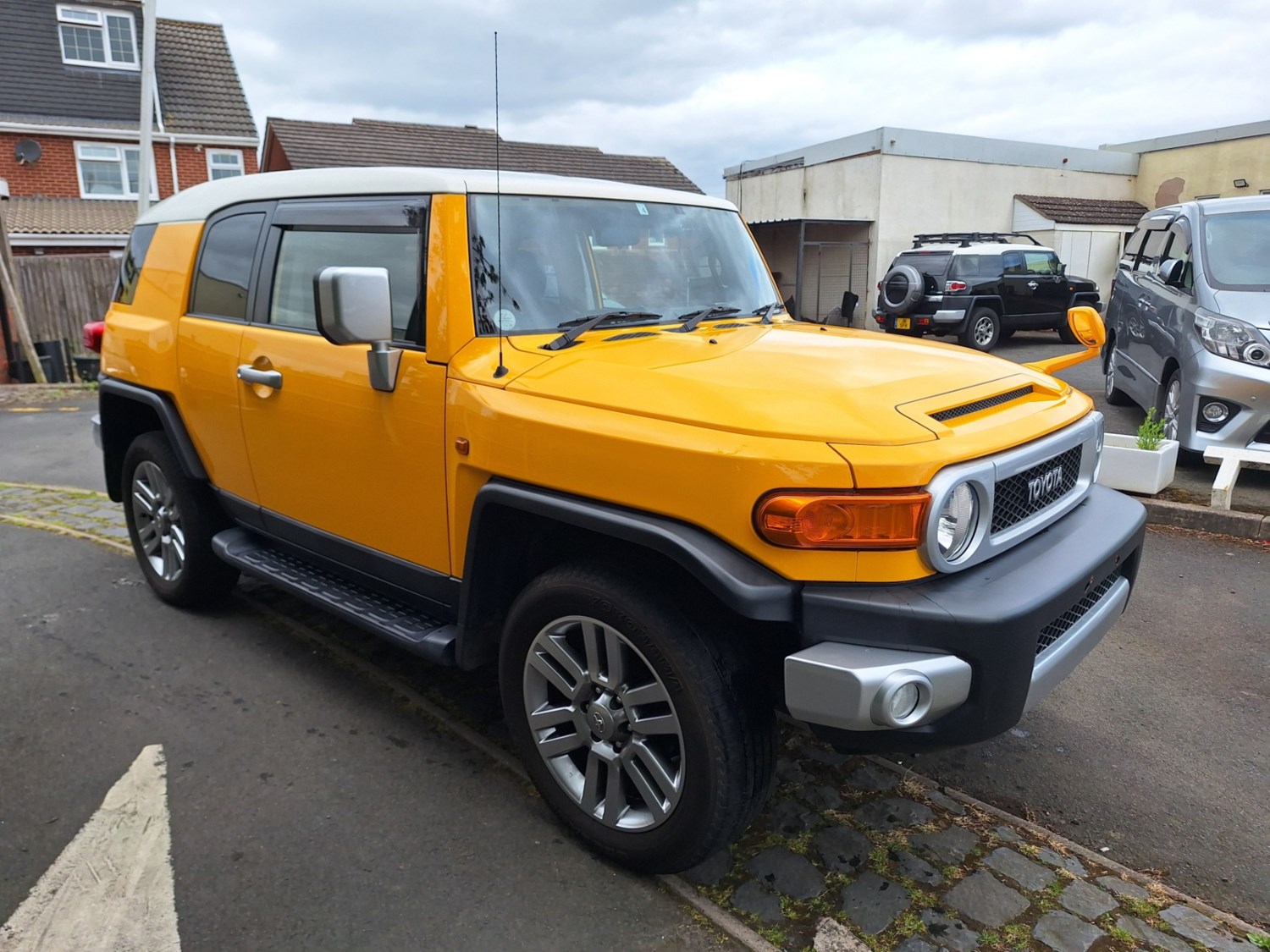 Toyota FJ Cruiser Listing Image