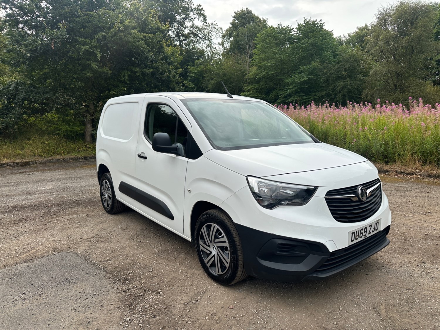 Vauxhall Combo Listing Image