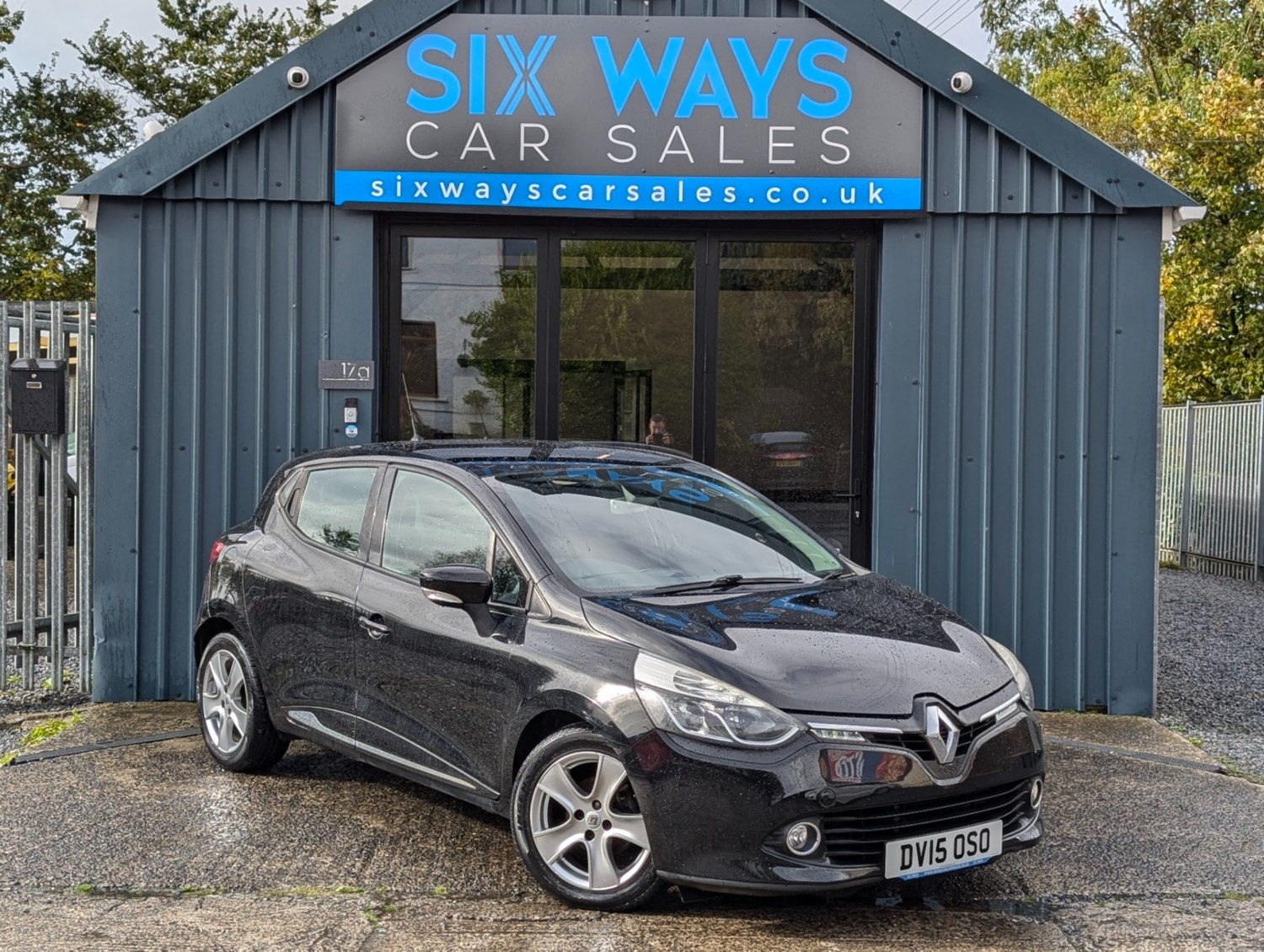 Renault Clio Listing Image