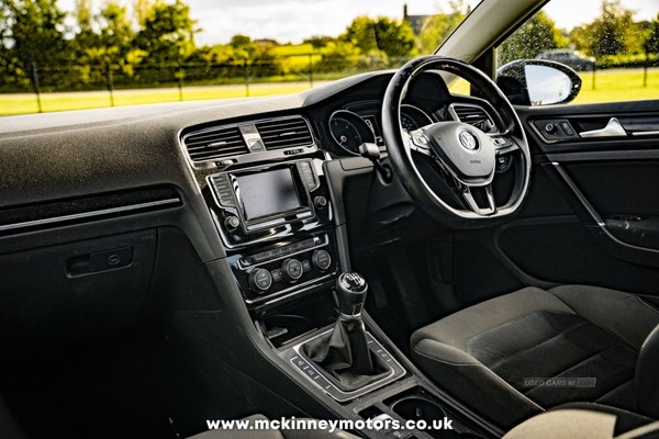 Volkswagen Golf Listing Image