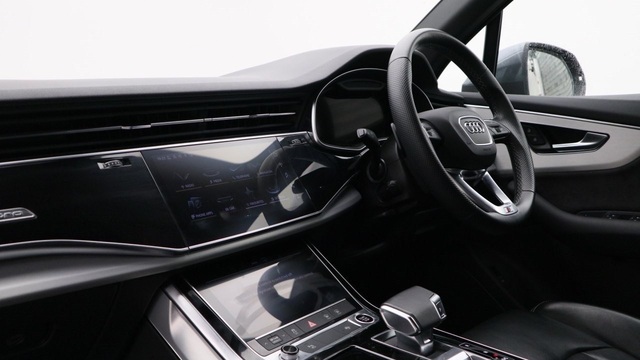 Audi Q7 Listing Image