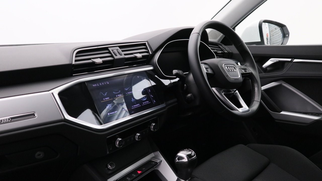 Audi Q3 Listing Image