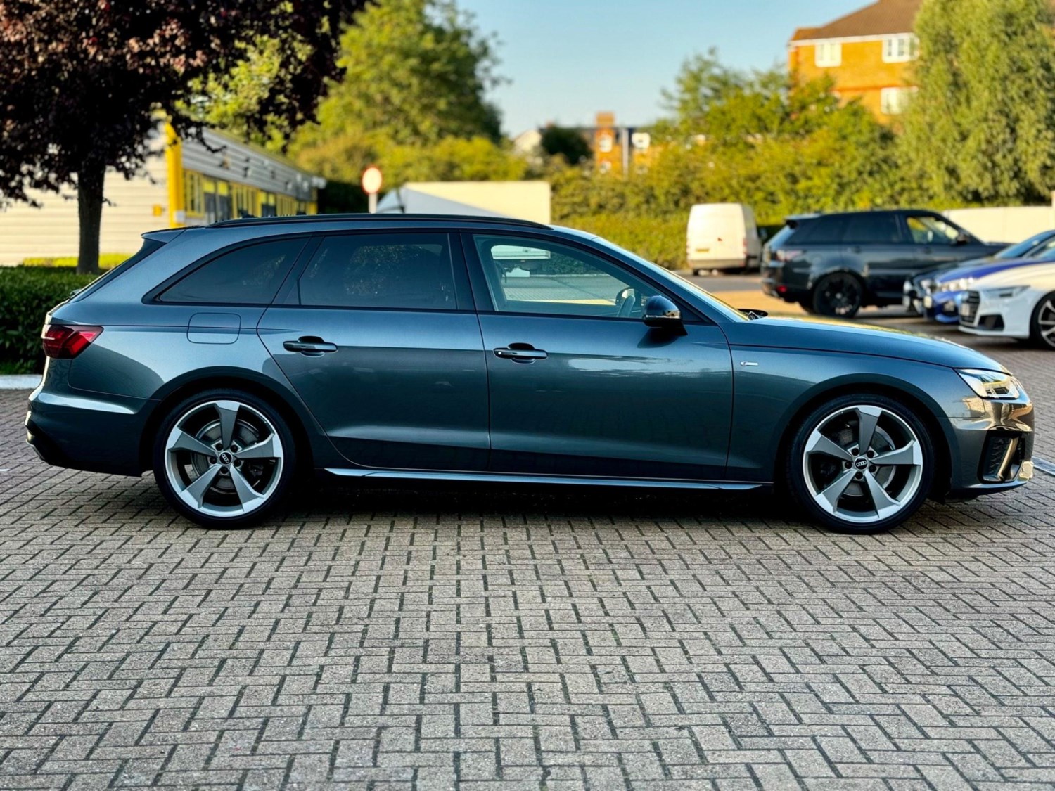 Audi A4 Avant Listing Image