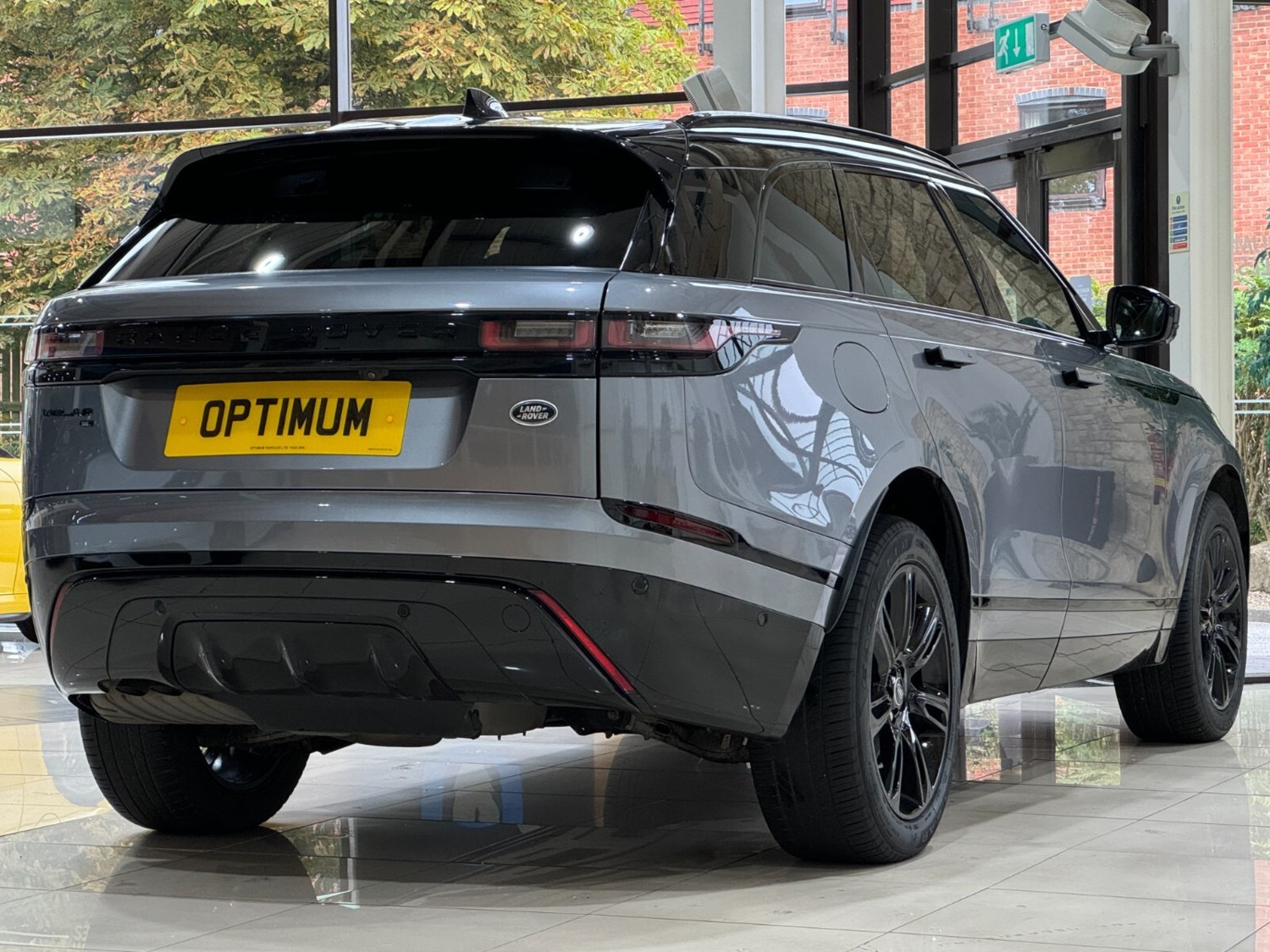 Land Rover Range Rover Velar Listing Image