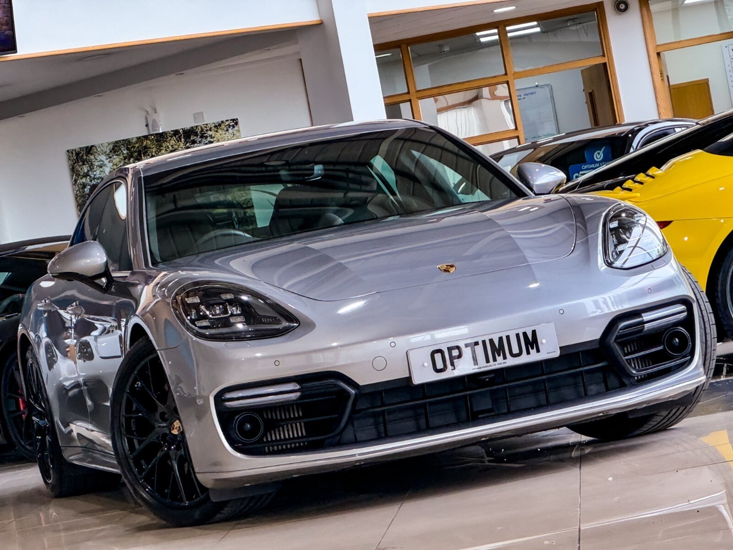 Porsche Panamera Listing Image