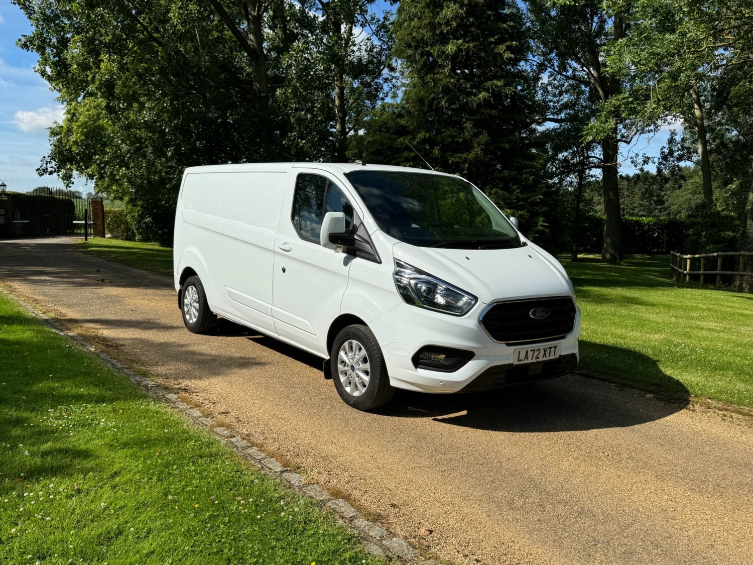 Ford Transit Custom Listing Image