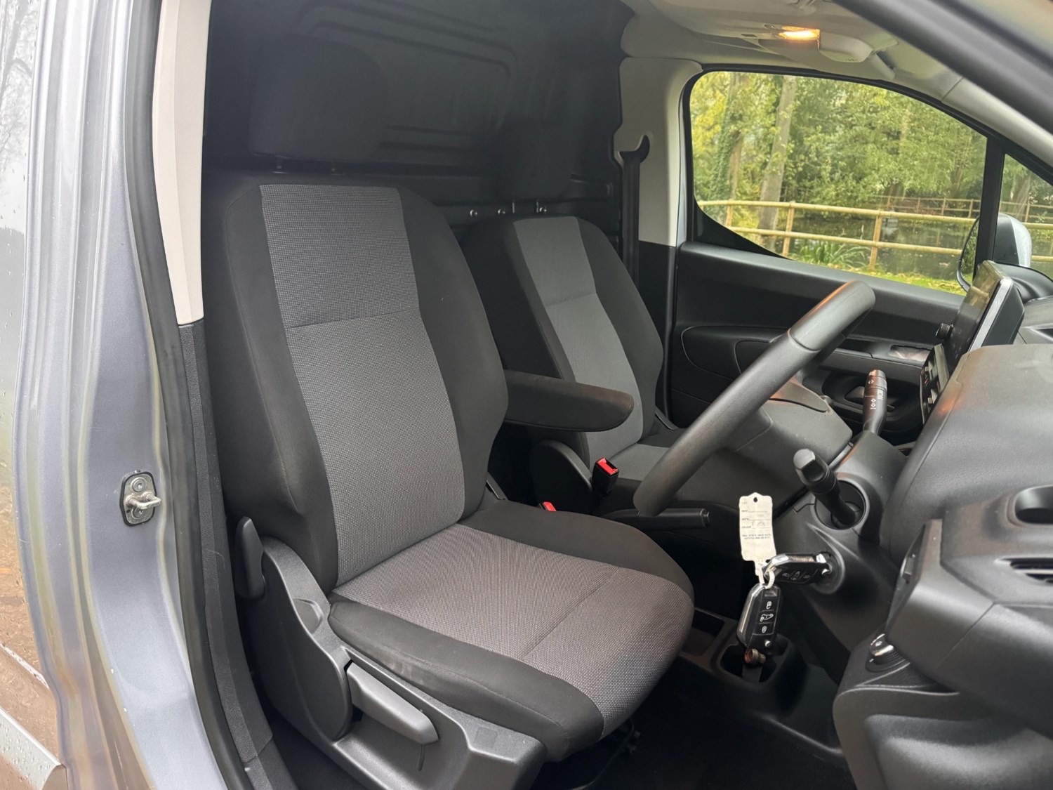 Vauxhall Combo Listing Image