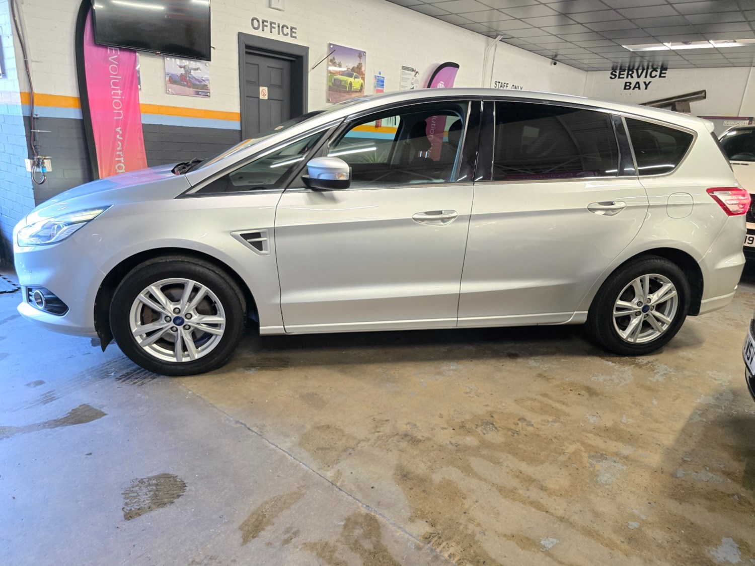 Ford S-Max Listing Image