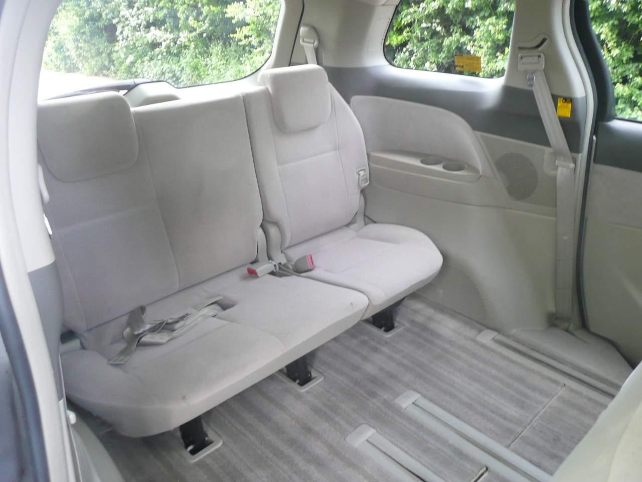 Toyota Estima Listing Image