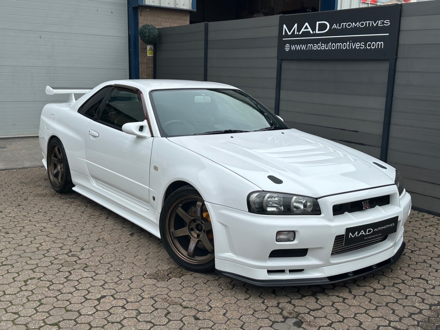 Nissan SKYLINE GT-R Listing Image