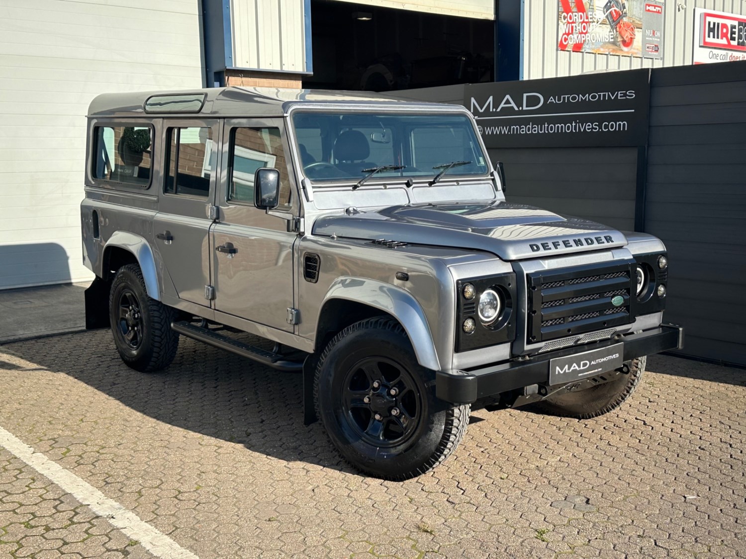 Land Rover Defender Listing Image