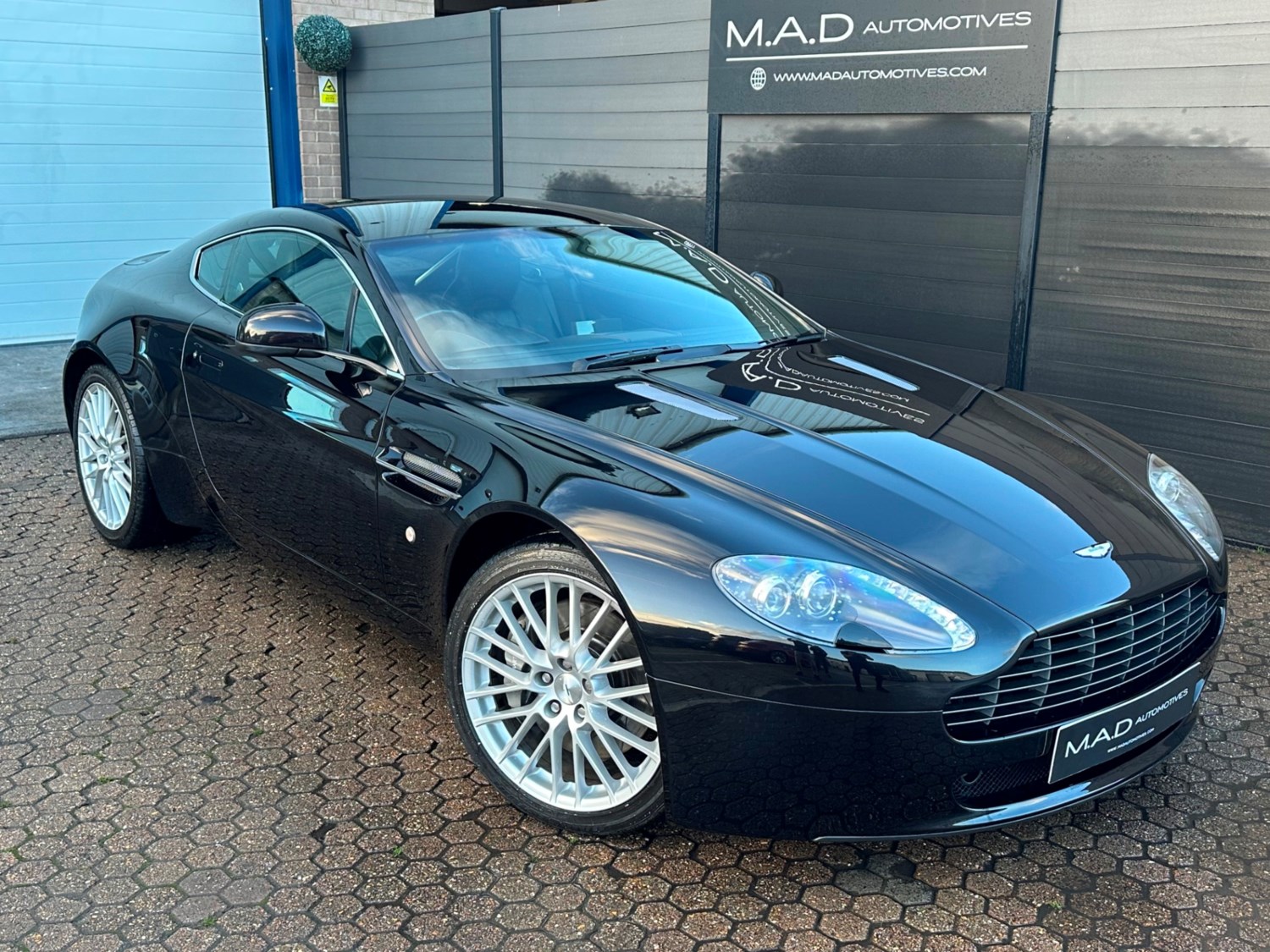 Aston Martin Vantage Listing Image