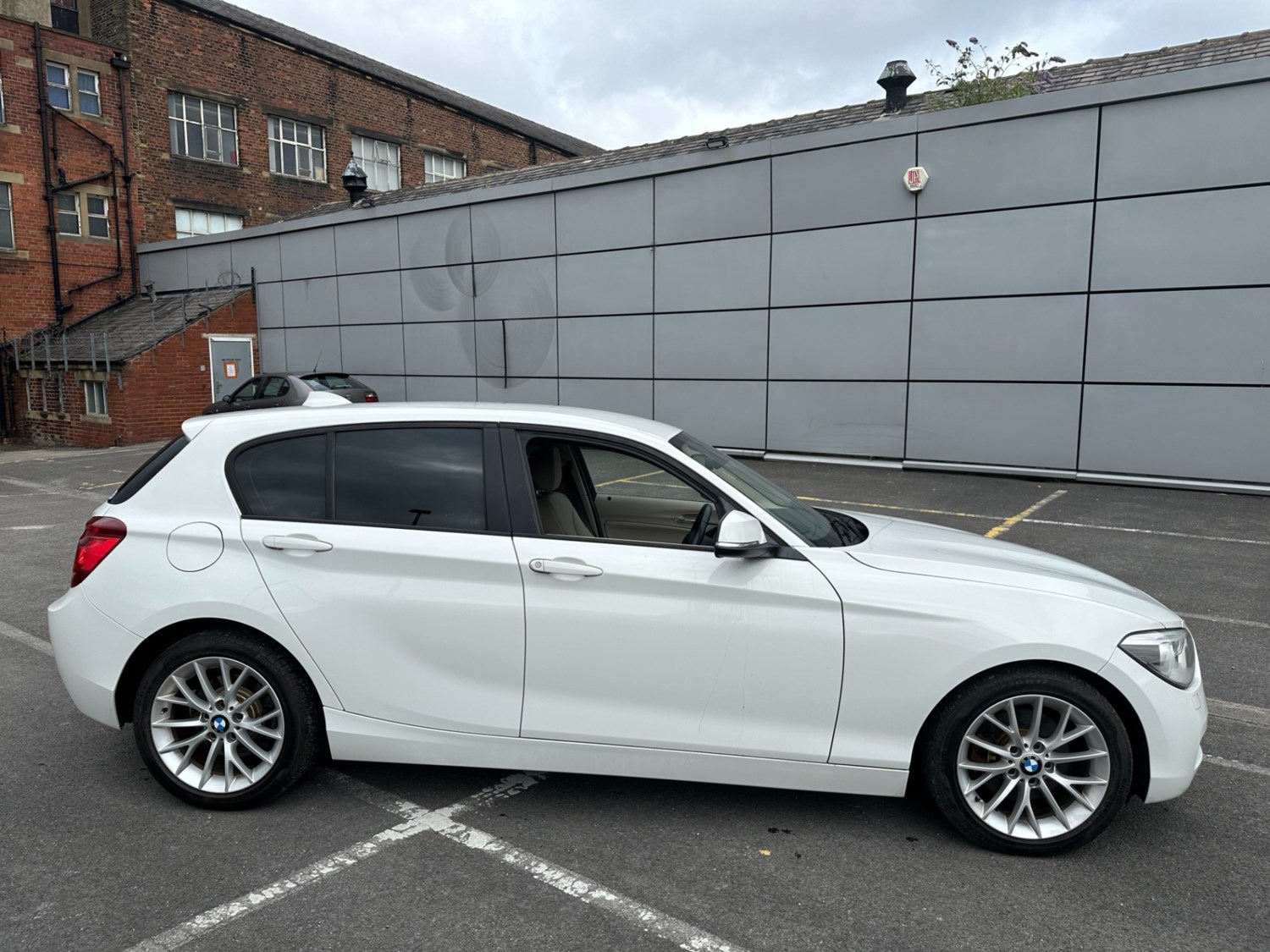 BMW 1 Series Listing Image