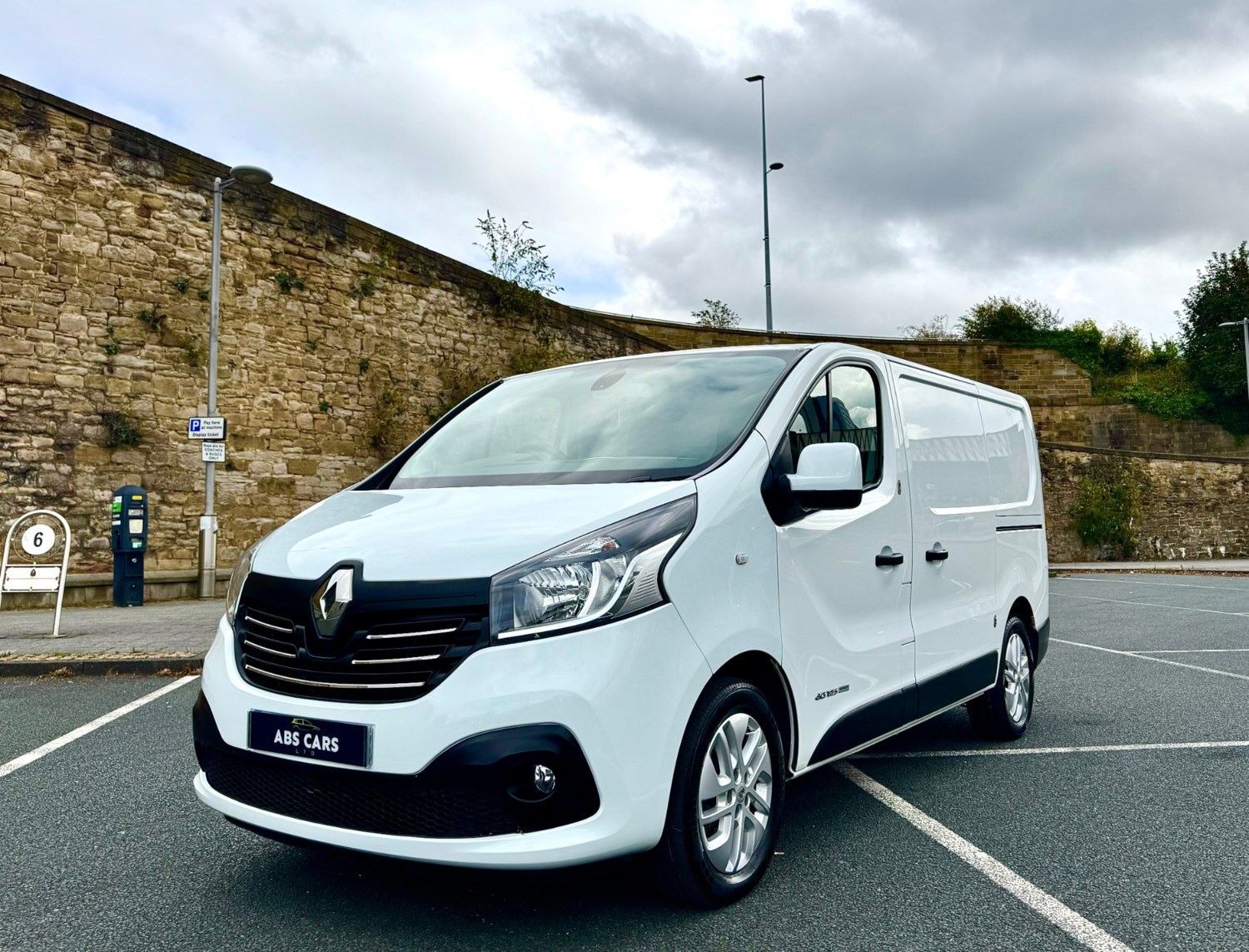 Renault Trafic Listing Image