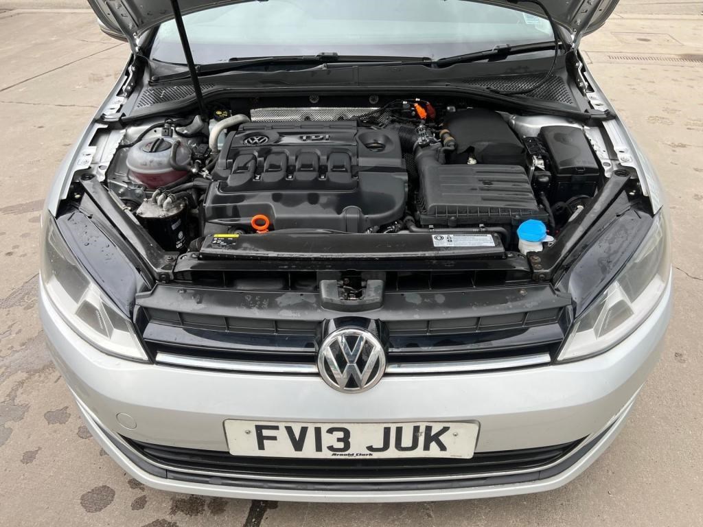 Volkswagen Golf Listing Image